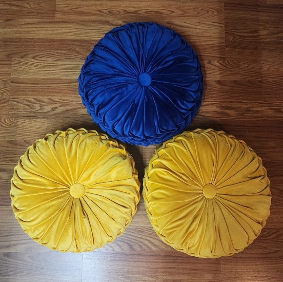 Other - Tufted pillow set of 2 1 Yellow And 1 Blue